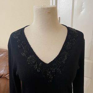 Jones New York women’s top V neck,long sleeve, black, size PM